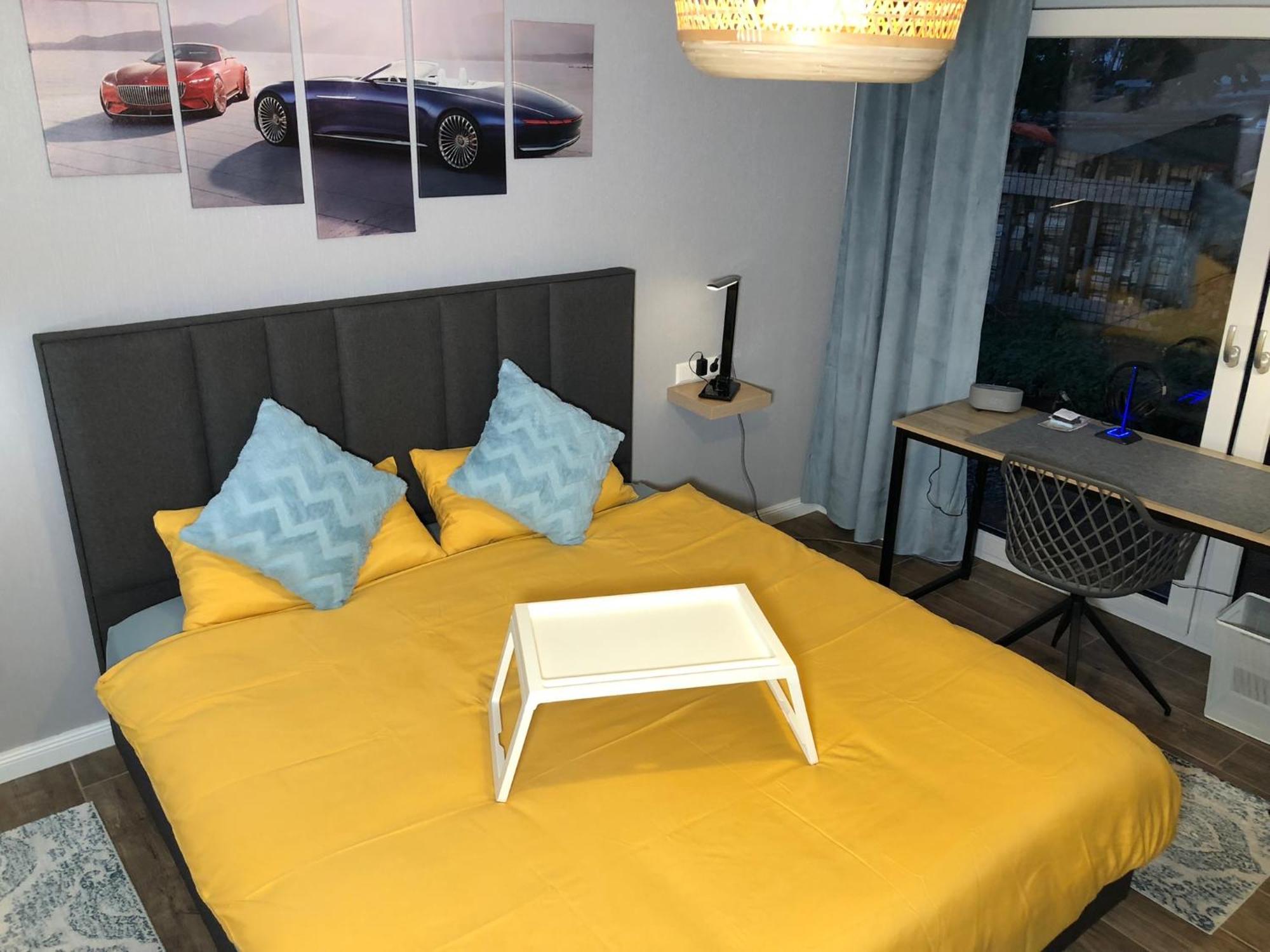 Stylisches Maybach Appartement Mit Terrasse Fuer 5 Personen, 5 Betten, Grosse Kochinsel, Homeoffice Mit 250Mbit Wlan Aidlingen Buitenkant foto
