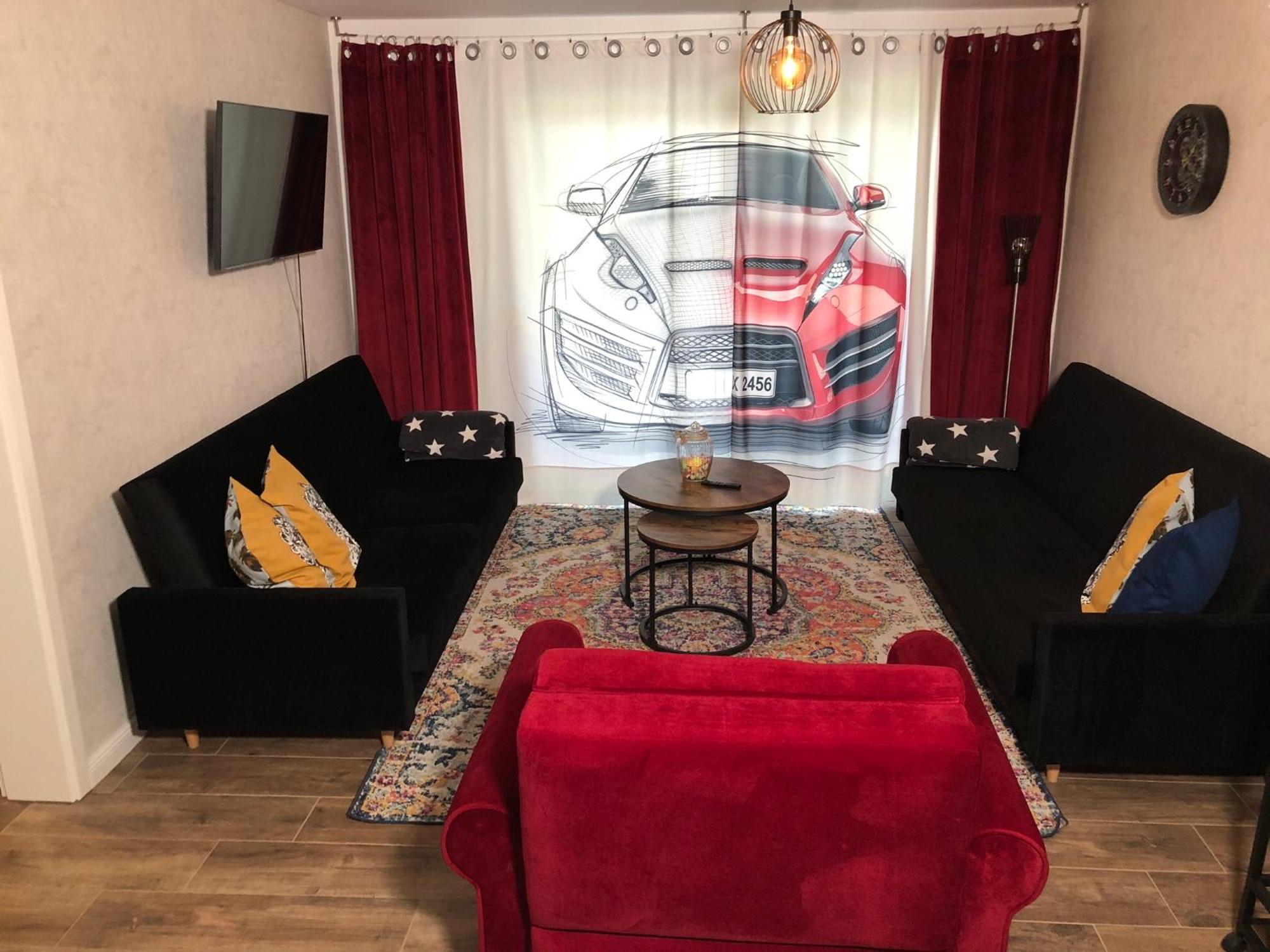 Stylisches Maybach Appartement Mit Terrasse Fuer 5 Personen, 5 Betten, Grosse Kochinsel, Homeoffice Mit 250Mbit Wlan Aidlingen Buitenkant foto