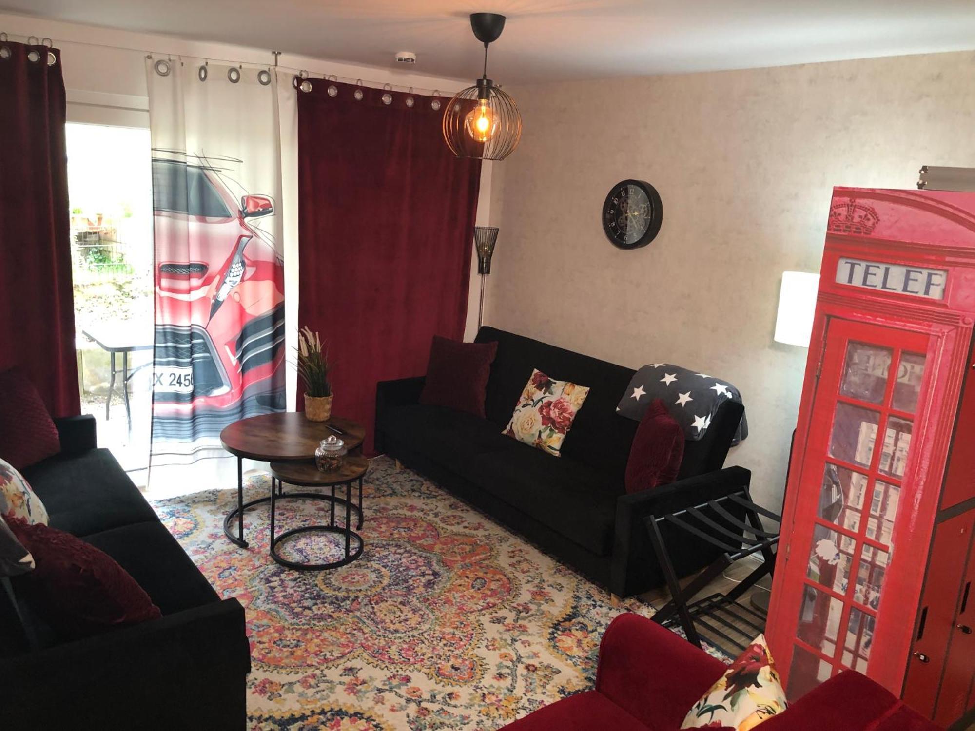 Stylisches Maybach Appartement Mit Terrasse Fuer 5 Personen, 5 Betten, Grosse Kochinsel, Homeoffice Mit 250Mbit Wlan Aidlingen Buitenkant foto