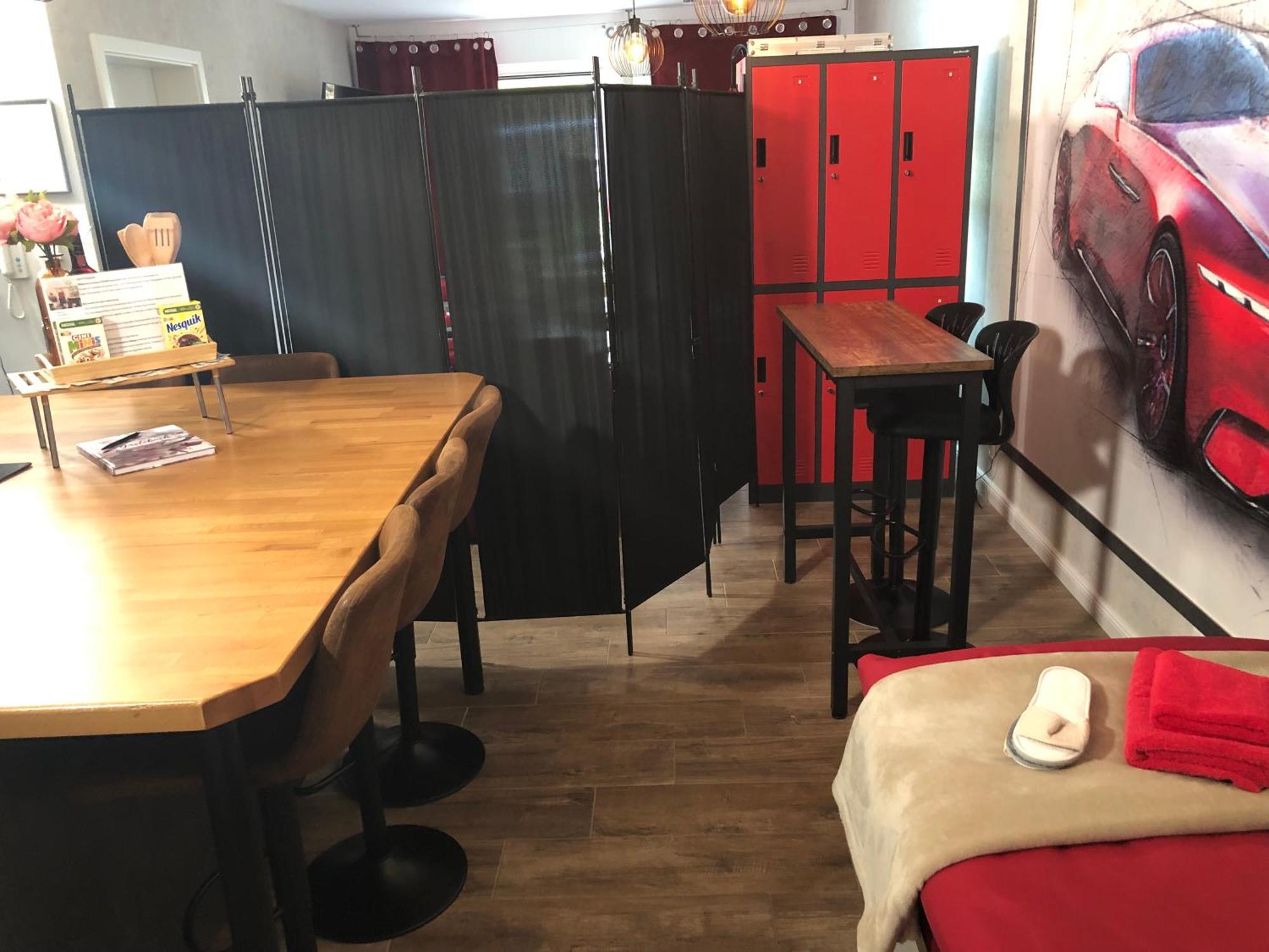 Stylisches Maybach Appartement Mit Terrasse Fuer 5 Personen, 5 Betten, Grosse Kochinsel, Homeoffice Mit 250Mbit Wlan Aidlingen Buitenkant foto
